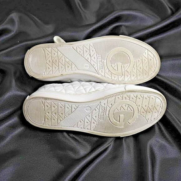 Women’s GUESS White Quilted Low Top Sneakers Size 8 Lace Up Casual Shoes - Picture 6 of 7